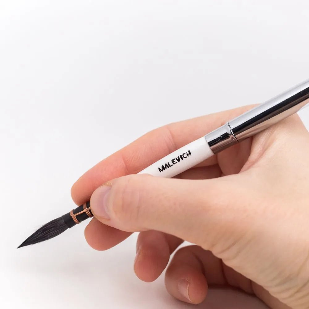 Travel brush // Mixed squirrel and synthetic, round, #5 // by Malevich - Artish