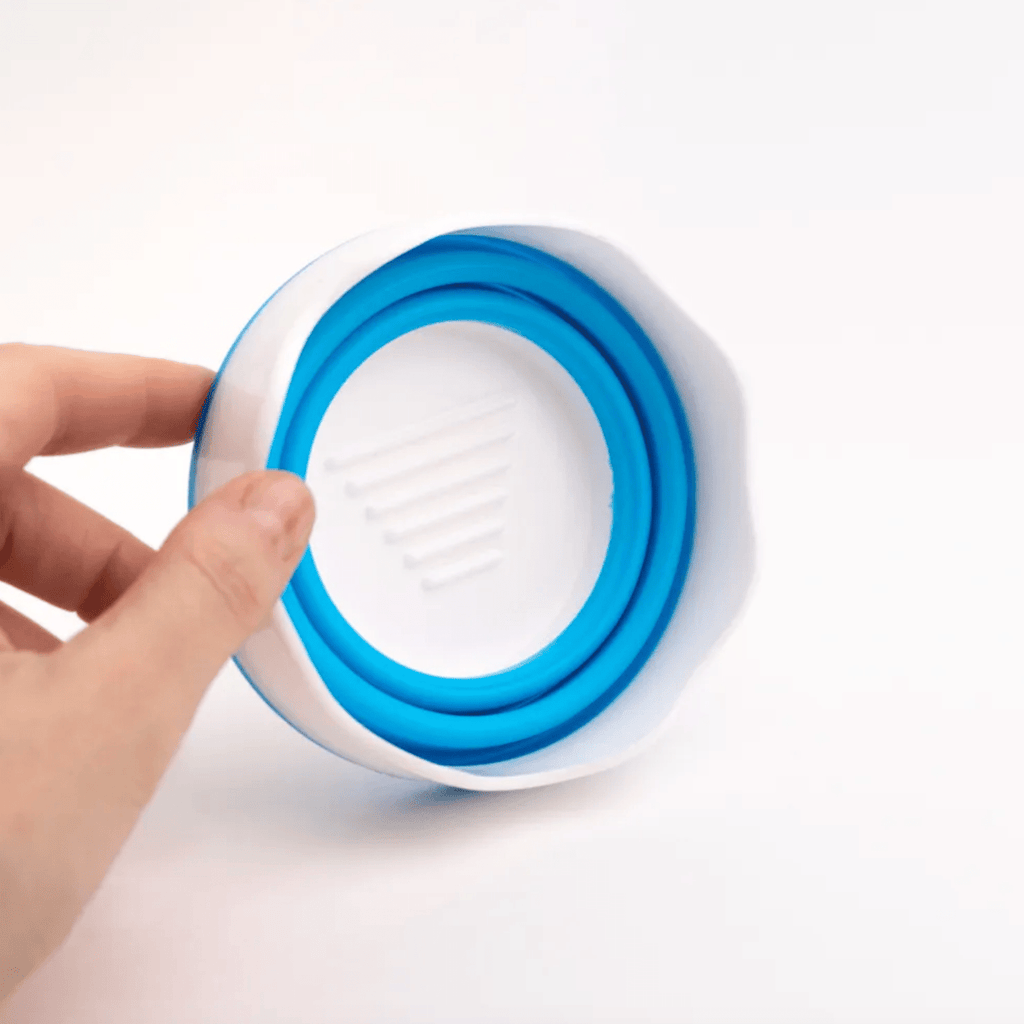 Foldable water pot // by Malevich - Artish