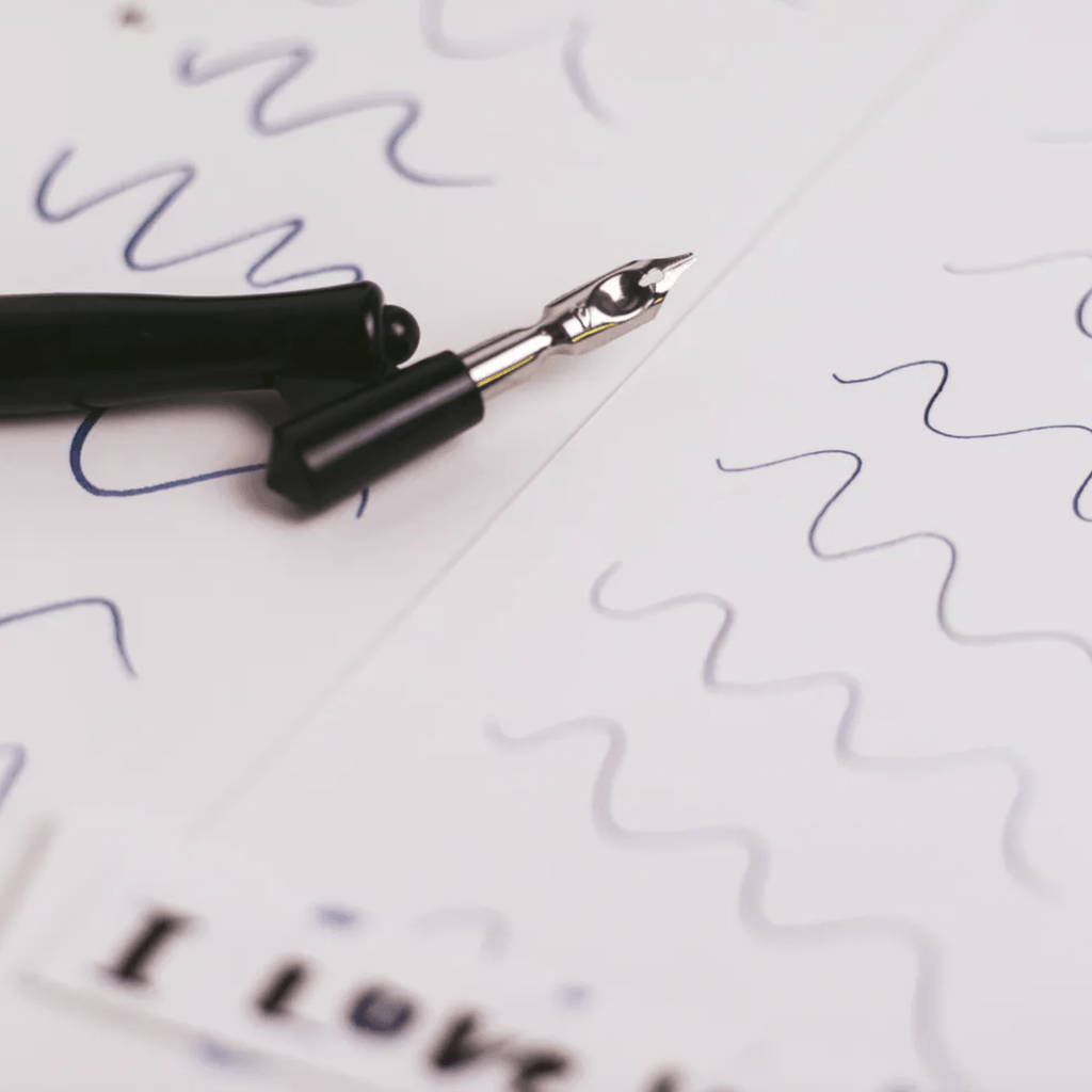 Zen // Calligraphy set 5 pens with oblique holder by Malevich - Artish