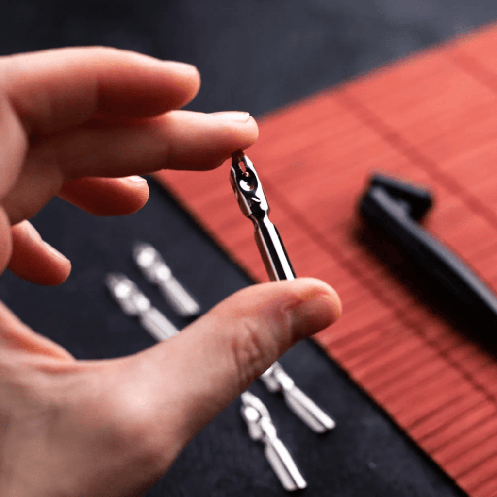 Zen // Calligraphy set 5 pens with oblique holder by Malevich - Artish